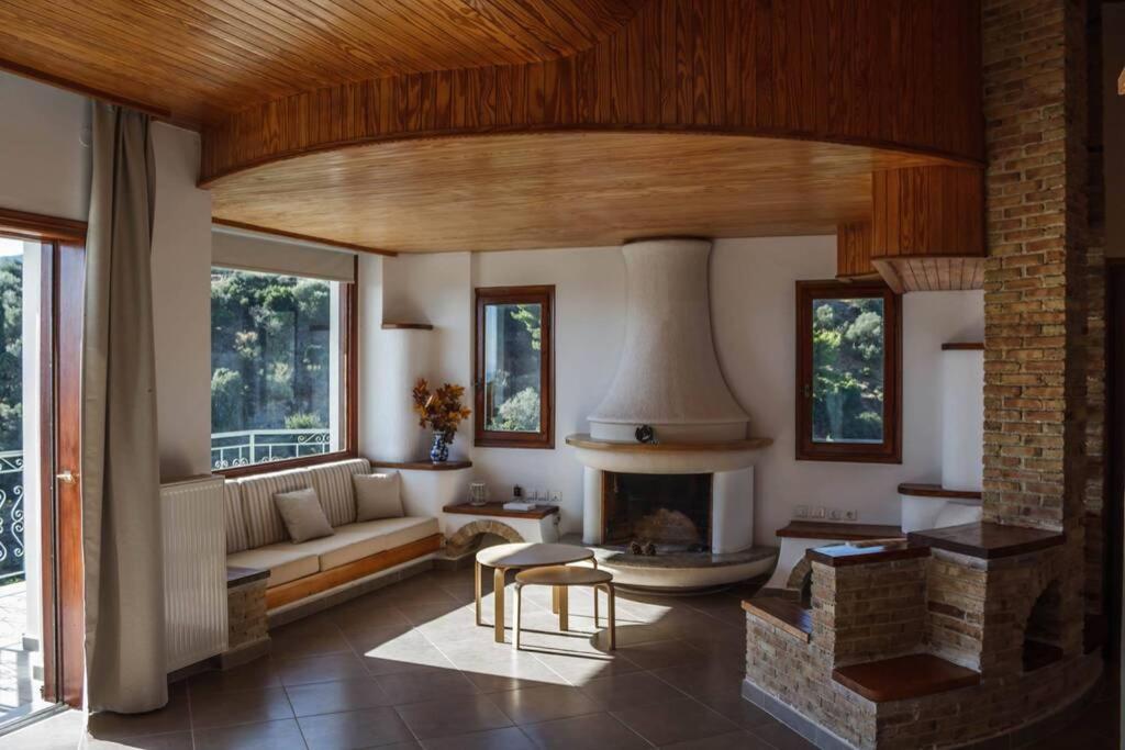 Four Seasons Relaxing Villa Akrata Extérieur photo