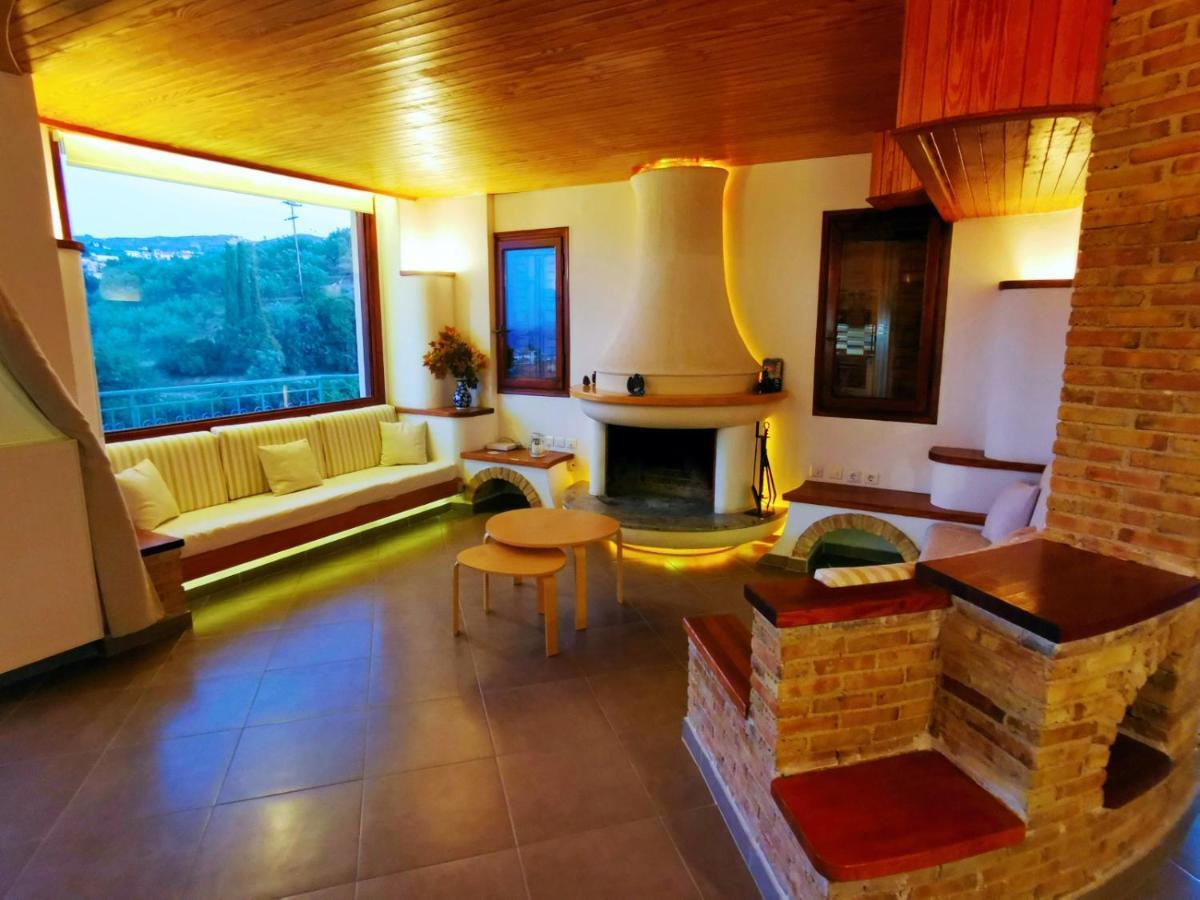 Four Seasons Relaxing Villa Akrata Extérieur photo