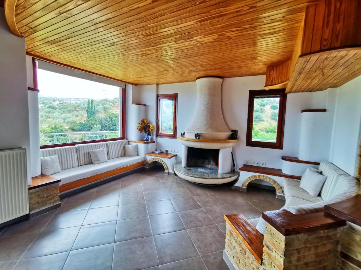 Four Seasons Relaxing Villa Akrata Extérieur photo